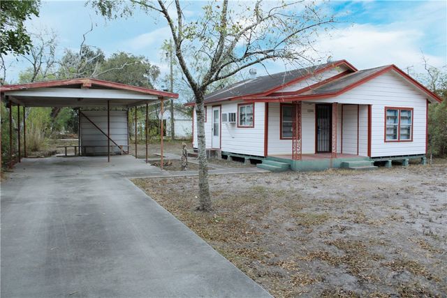 1208 E Kenedy Ave, Kingsville, TX 78363