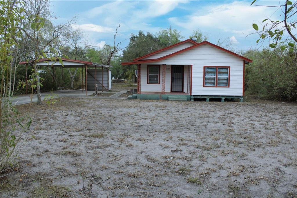 1208 E Kenedy Ave, Kingsville, TX 78363