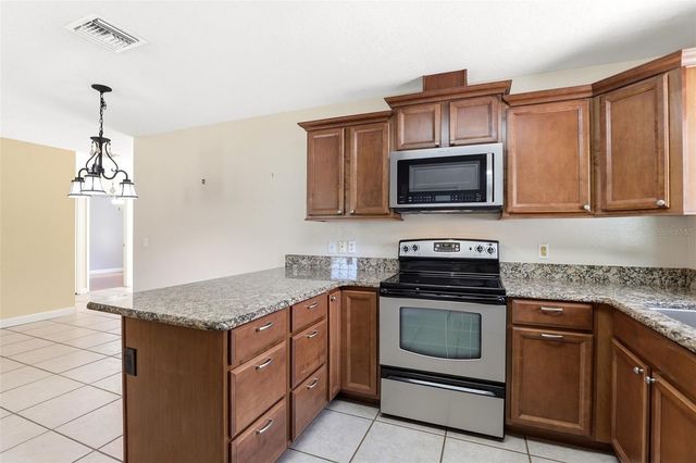 125 W 5TH STREET, Chuluota, FL 32766