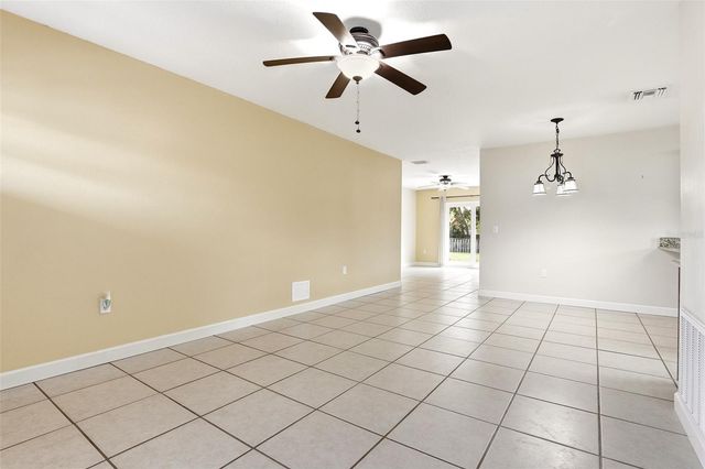 125 W 5TH STREET, Chuluota, FL 32766