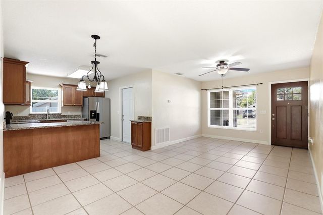 125 W 5TH STREET, Chuluota, FL 32766