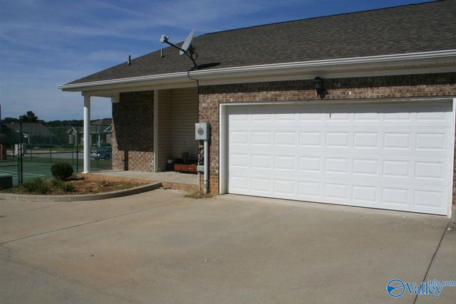 21938 Williamsburg Drive, Athens, AL 35613