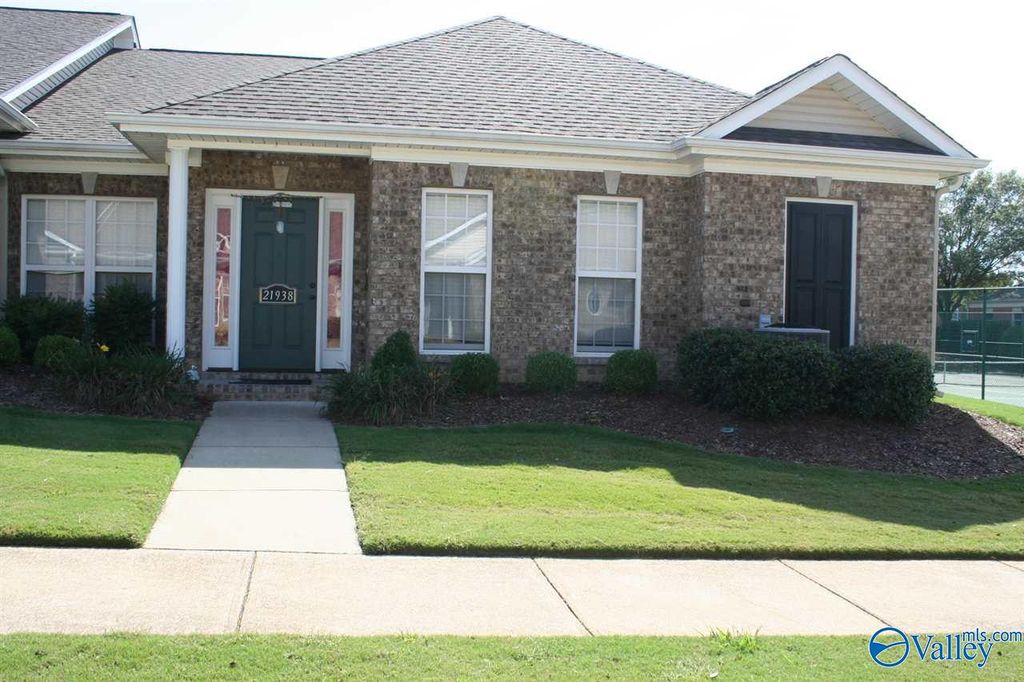 21938 Williamsburg Drive, Athens, AL 35613