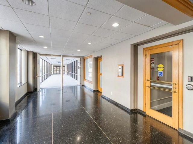 400 Walnut Street 203, Des Moines, IA 50309