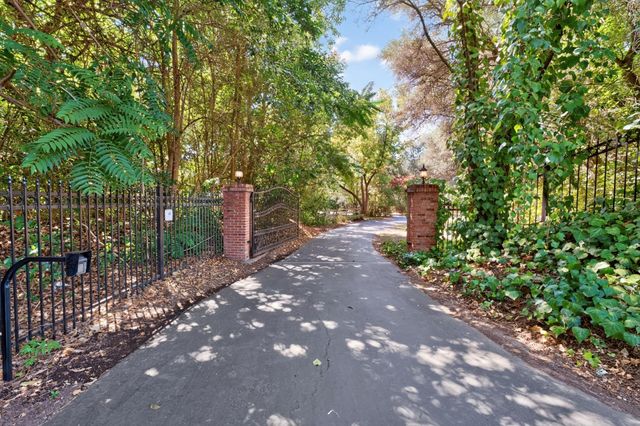 4335 Walnut Ave, Carmichael, CA 95608