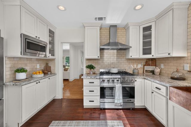 4335 Walnut Ave, Carmichael, CA 95608
