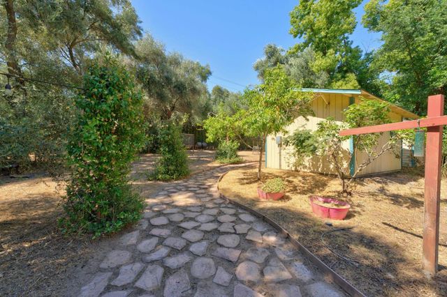 4335 Walnut Ave, Carmichael, CA 95608