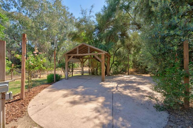 4335 Walnut Ave, Carmichael, CA 95608
