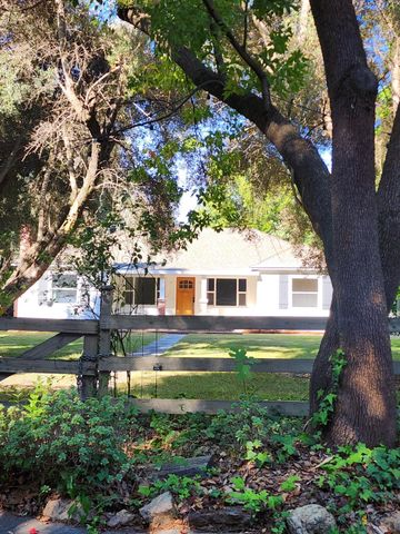 4335 Walnut Ave, Carmichael, CA 95608