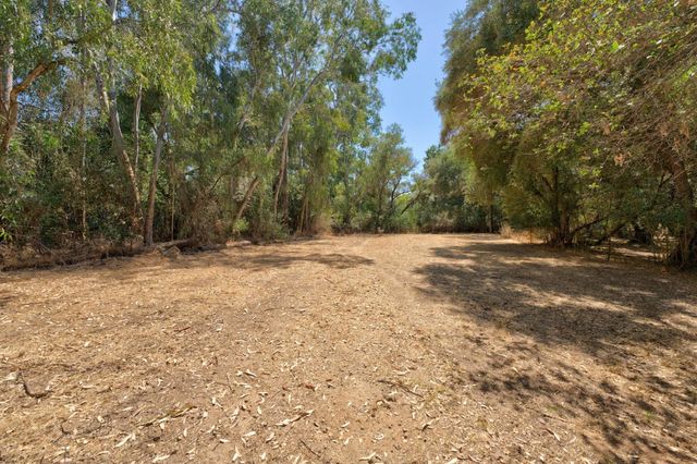 4335 Walnut Ave, Carmichael, CA 95608