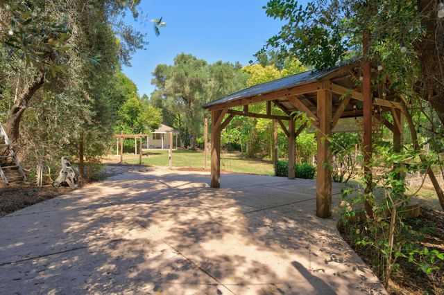 4335 Walnut Ave, Carmichael, CA 95608