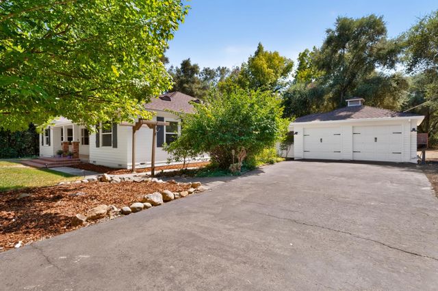 4335 Walnut Ave, Carmichael, CA 95608