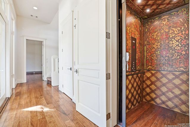 136 S Tower Drive, San Antonio, TX 78232