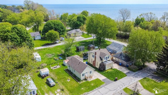 4124 4th Street, Frenchtown Twp, MI 48166