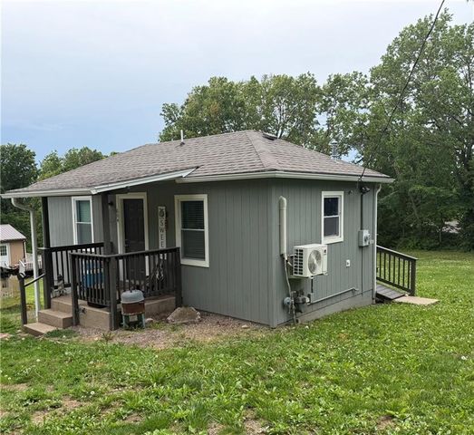 604 S Second Street, Richmond, MO 64085