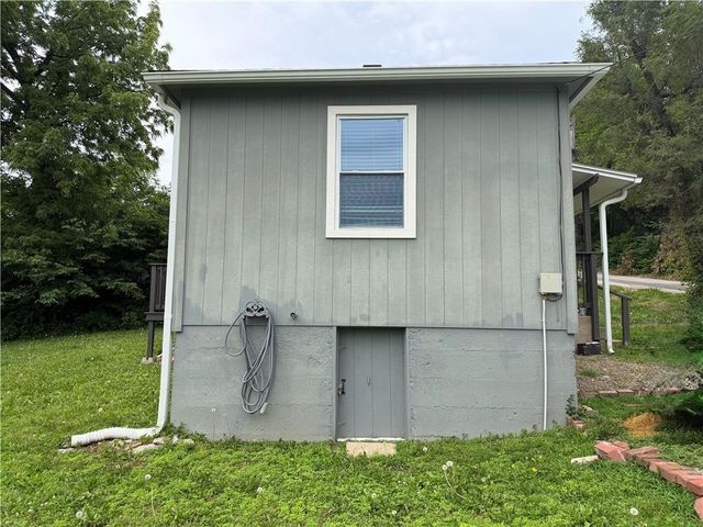 604 S Second Street, Richmond, MO 64085