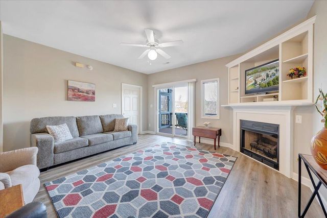 1209 Mariners Way Apt 66, Huddleston, VA 24104