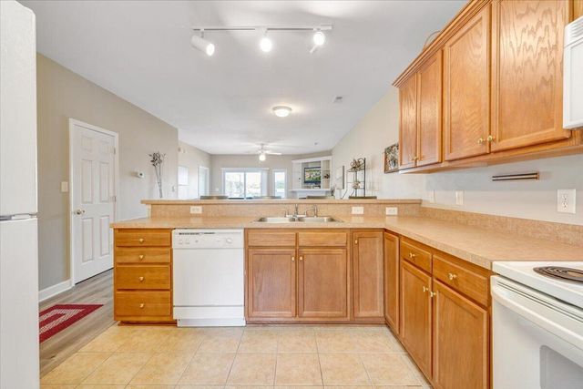 1209 Mariners Way Apt 66, Huddleston, VA 24104