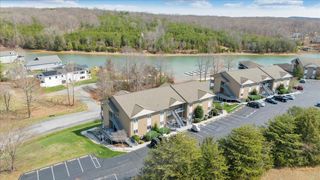 1209 Mariners Way Apt 66, Huddleston, VA 24104