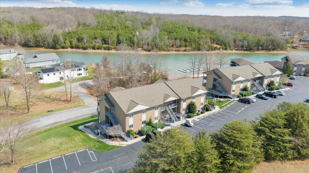 1209 Mariners Way Apt 66, Huddleston, VA 24104