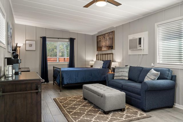 35 Presidio RD, Wimberley, TX 78676