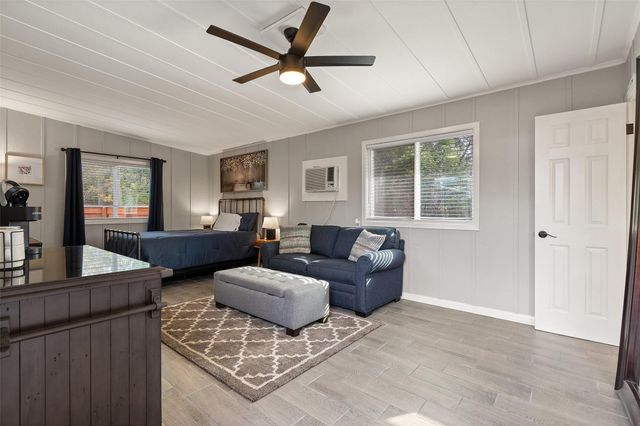 35 Presidio RD, Wimberley, TX 78676