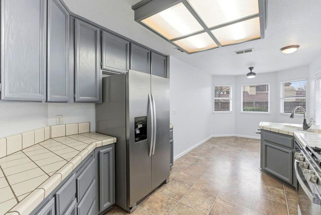 8465 Day Lillies Ln, Citrus Heights, CA 95610