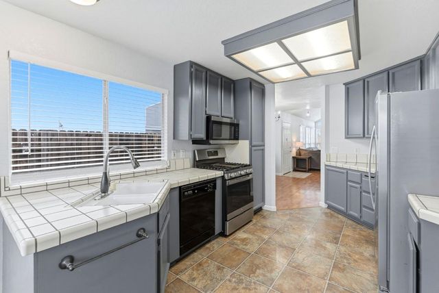 8465 Day Lillies Ln, Citrus Heights, CA 95610