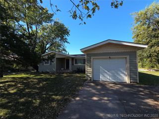 1238 N 154th East Avenue, Catoosa, OK 74116