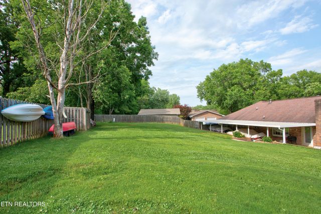 2230 Chesterfield Drive, Maryville, TN 37803