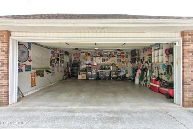 2230 Chesterfield Drive, Maryville, TN 37803
