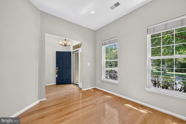 26025 MURREY DR, Chantilly, VA 20152