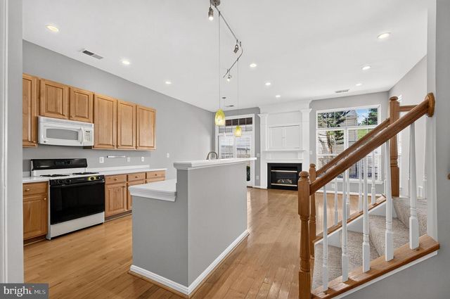 26025 MURREY DR, Chantilly, VA 20152