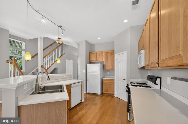 26025 MURREY DR, Chantilly, VA 20152