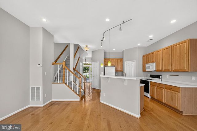 26025 MURREY DR, Chantilly, VA 20152
