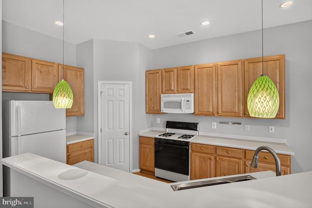 26025 MURREY DR, Chantilly, VA 20152