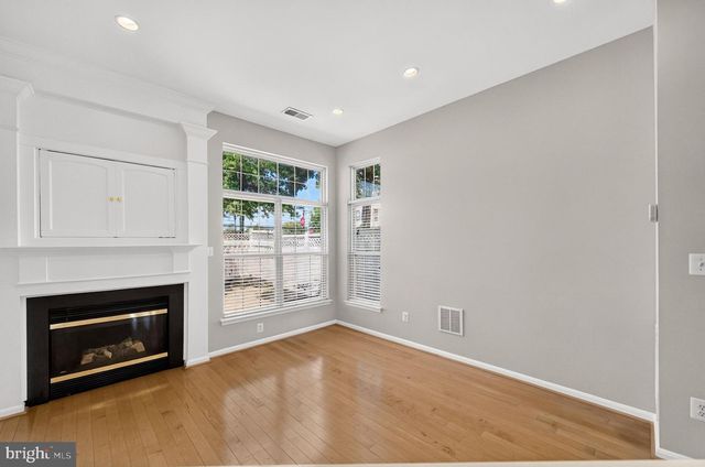 26025 MURREY DR, Chantilly, VA 20152