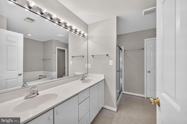 26025 MURREY DR, Chantilly, VA 20152