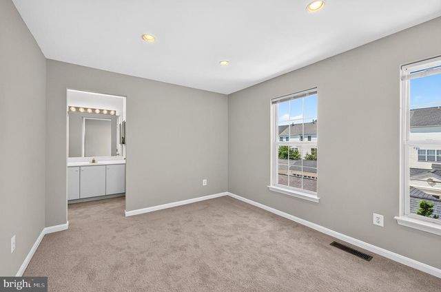 26025 MURREY DR, Chantilly, VA 20152