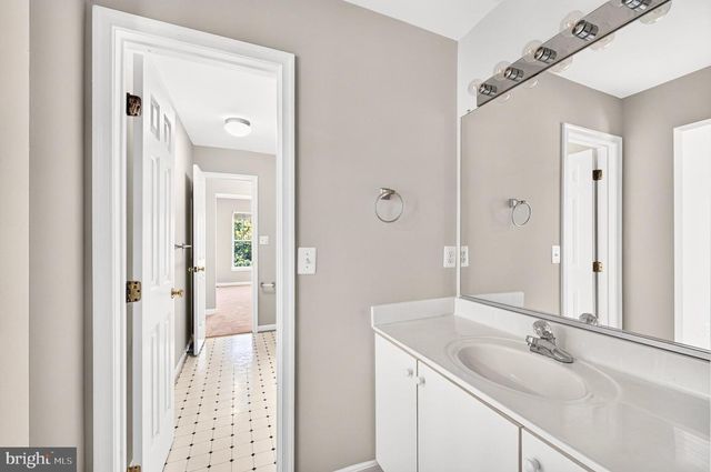 26025 MURREY DR, Chantilly, VA 20152