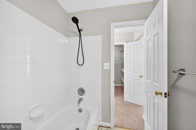 26025 MURREY DR, Chantilly, VA 20152