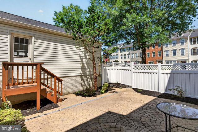 26025 MURREY DR, Chantilly, VA 20152