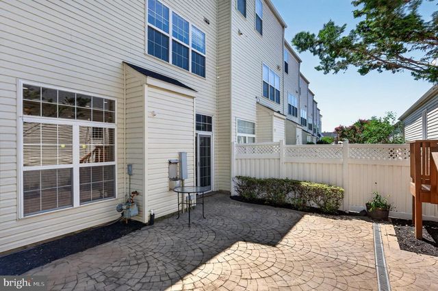 26025 MURREY DR, Chantilly, VA 20152