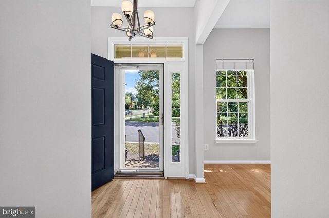 26025 MURREY DR, Chantilly, VA 20152