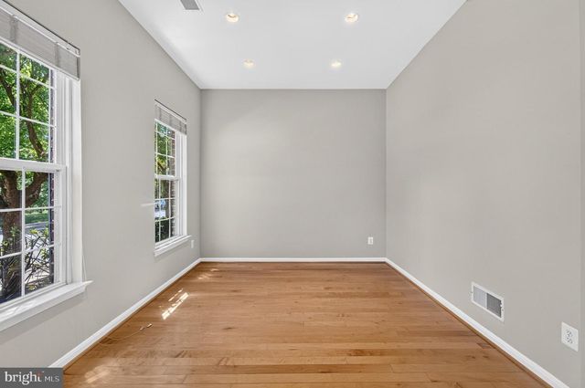 26025 MURREY DR, Chantilly, VA 20152