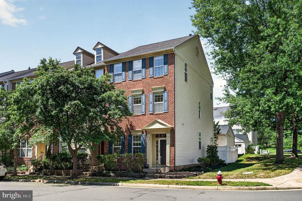 26025 MURREY DR, Chantilly, VA 20152