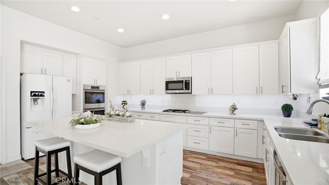 4727 W Vahan Court, Lancaster, CA 93536
