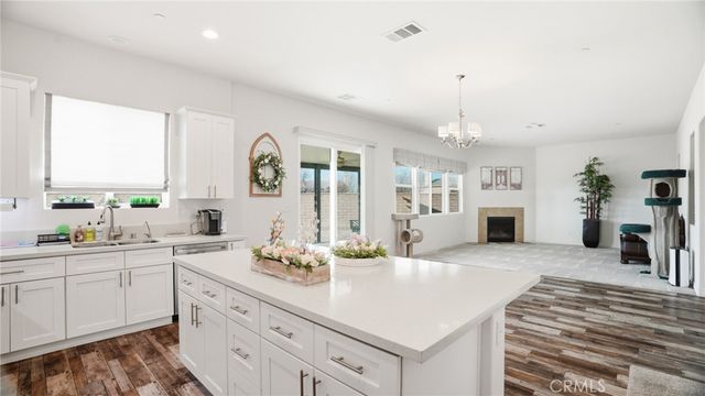 4727 W Vahan Court, Lancaster, CA 93536
