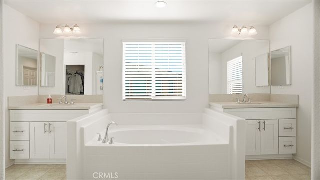 4727 W Vahan Court, Lancaster, CA 93536
