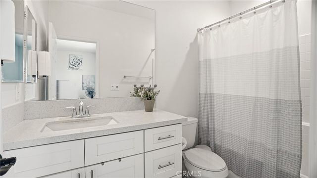 4727 W Vahan Court, Lancaster, CA 93536